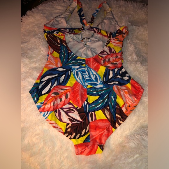 White and Multicolor Swimsuit - Picture 7 of 12